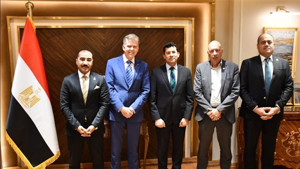 وزير الشباب والرياضة