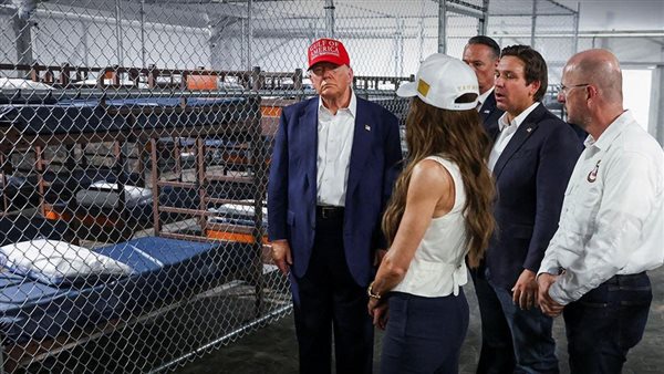 الرئيس الأمريكي دونالد