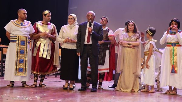  الدكتور عبد العزيز