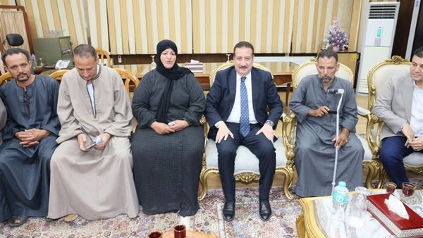 محافظ المنوفية واسرة