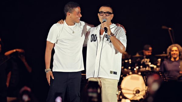 عمرو دياب ونجله 