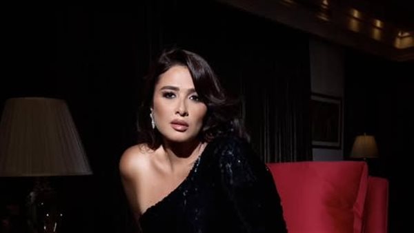 ياسمين عبد العزيز