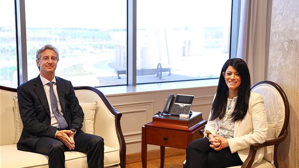 وزيرة التخطيط ـ الممثل