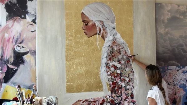 الفنانة التشكيلية