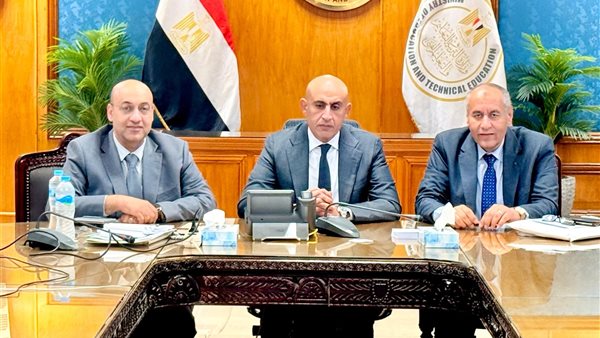 وزيرالتربية والتعليم