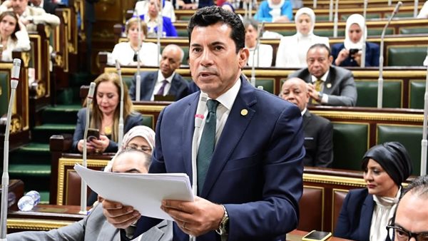 وزير الشباب والرياضة