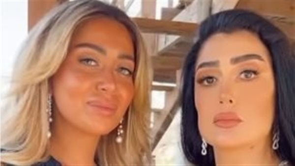 غادة عبد الرازق وابنتها