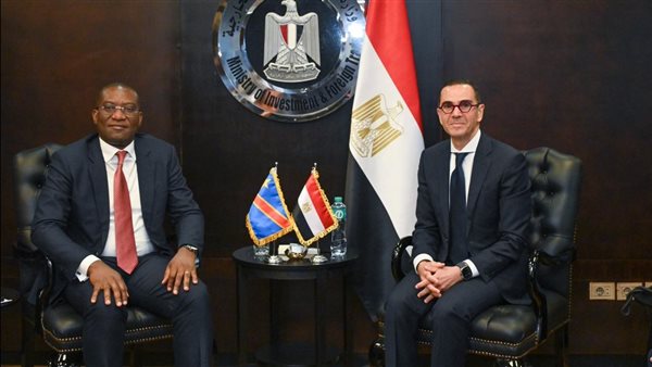 وزير الاستثمار خلال