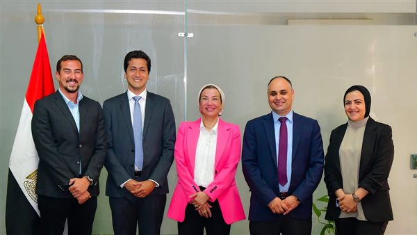 وزيرة البيئة