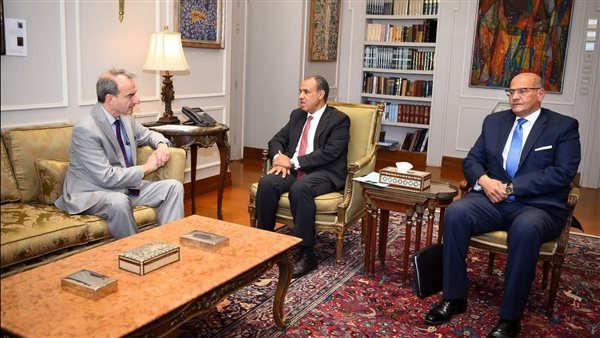 وزير الخارجية خلال