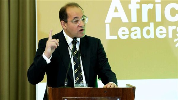  وزير المالية،