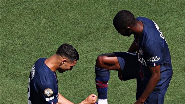 لاعبي باريس