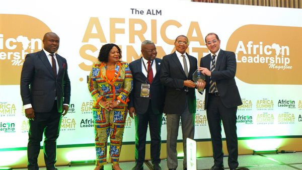 احتفاءً دوليًا بوزير