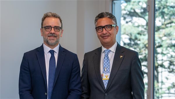 الدكتور شريف فاروق