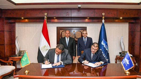 رئيس هيئة قناة السويس