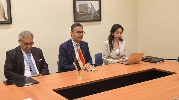  وزير التموين