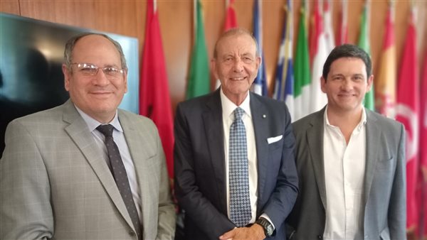 رئيس مركز البحوث