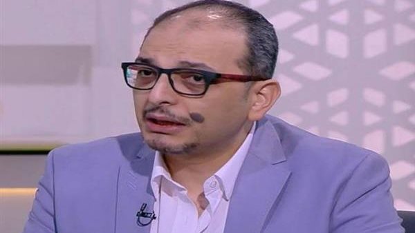 الكاتب الصحفي محمد