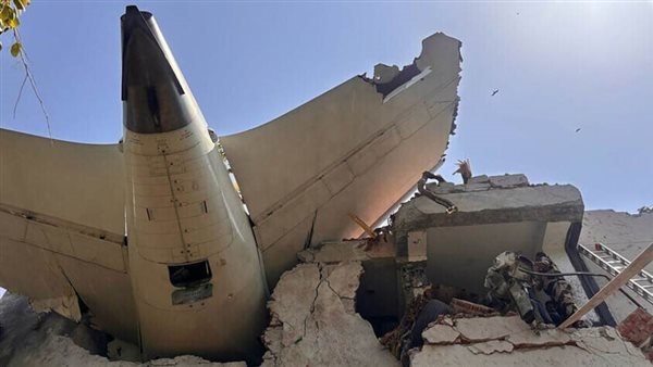 الطائرة المحطمة