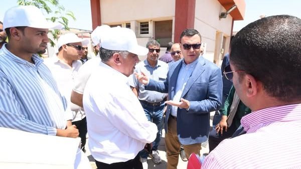 وزير الإسكان يتفقد