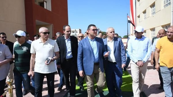  وزير الإسكان