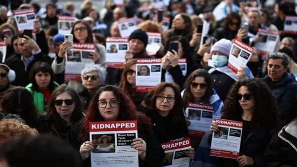 عائلات المحتجزين