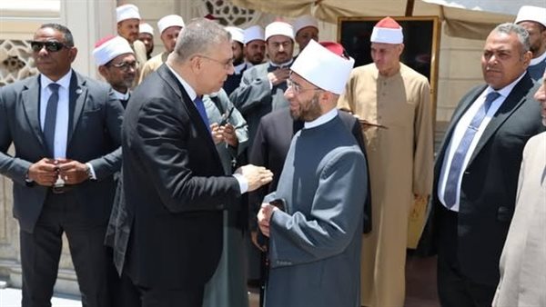 وزير الأوقاف خلال