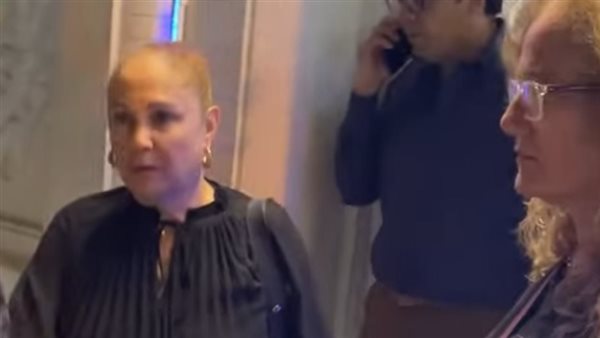 الفنانة شيرين