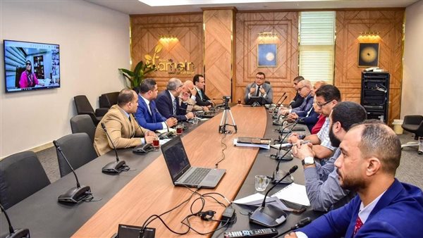 وزير الإسكان يترأس