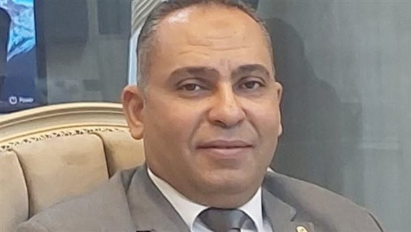   احمد الكاشف 