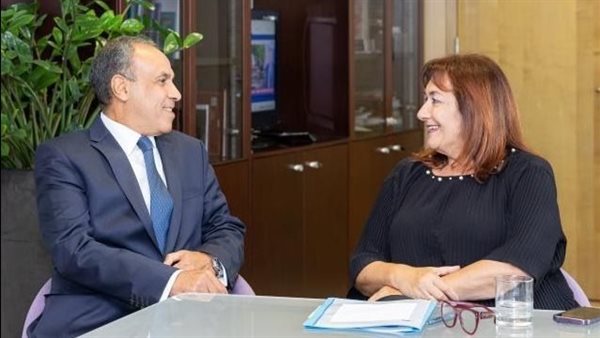 وزير الخارجية خلال