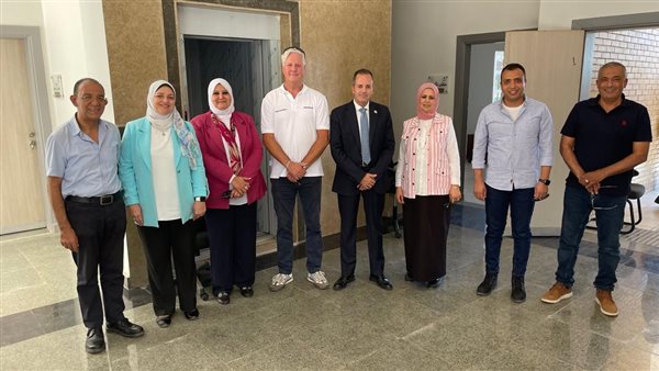 وفد من شركة “أوتوبوك”