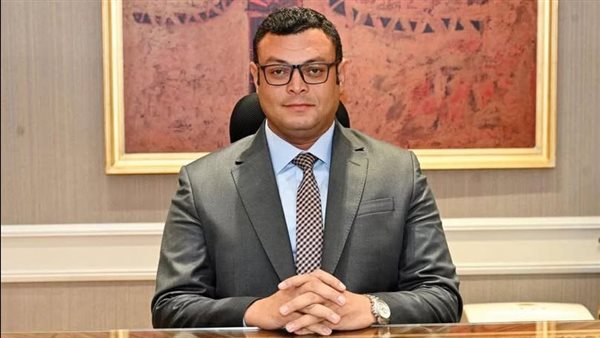 وزير الإسكان المهندس