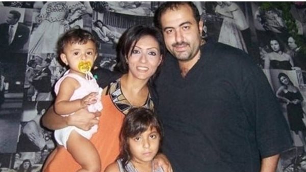 سامح عبد العزيزوطليقته