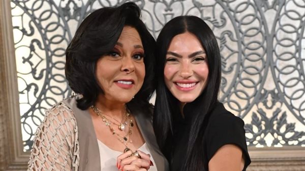 هدى المفتي وصاحبة