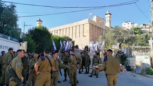 إحدى تجمعات الإحتلال