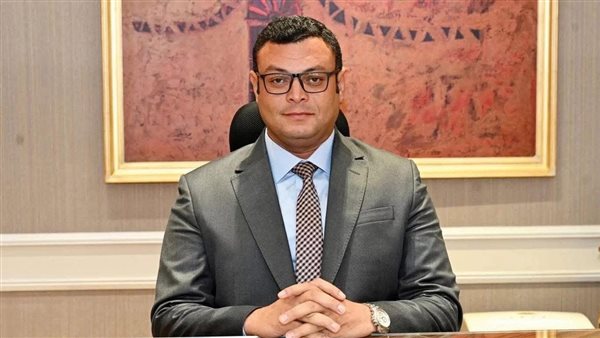 وزير الإسكان المهندس