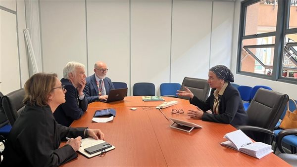 وزيرة البيئة