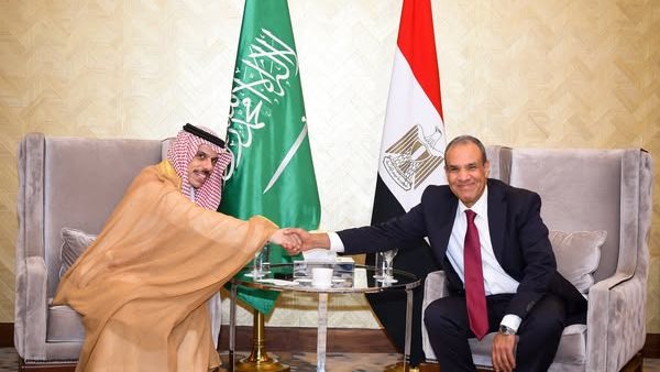 وزير الخارجية والهجرة