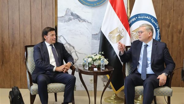  وزير البترول