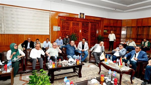  وزير الإسكان 