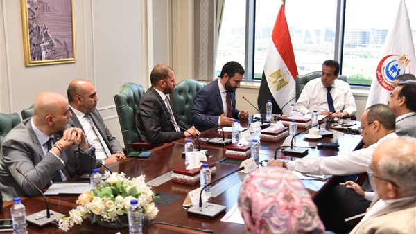 وزير الصحة الدكتور