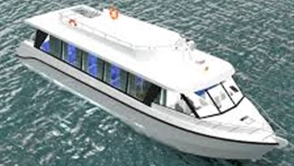 قارب  سياحي 