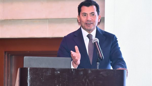 وزير الشباب والرياضة