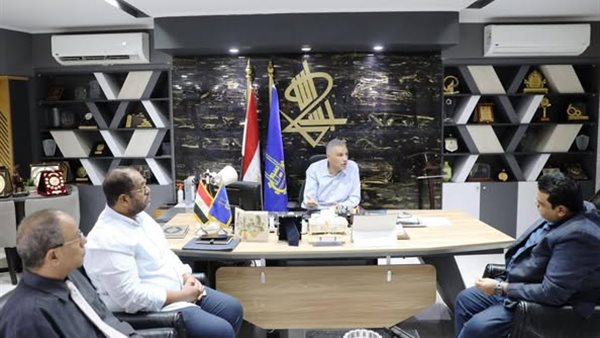 محافظ أسوان  اللواء