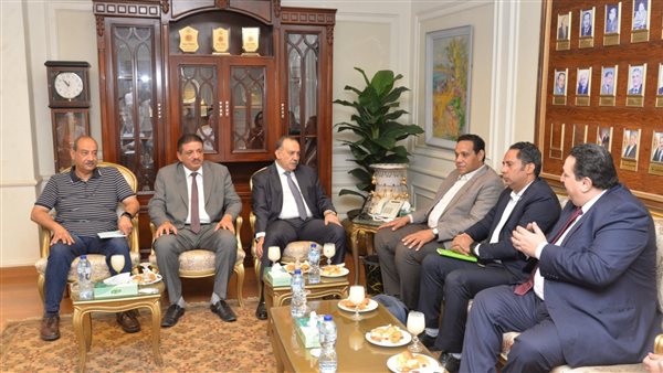  محافظ أسيوط  اللواء