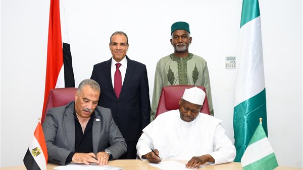 الدكتور بدر عبد العاطى