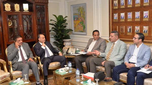 محافظ أسيوط ـ وفد