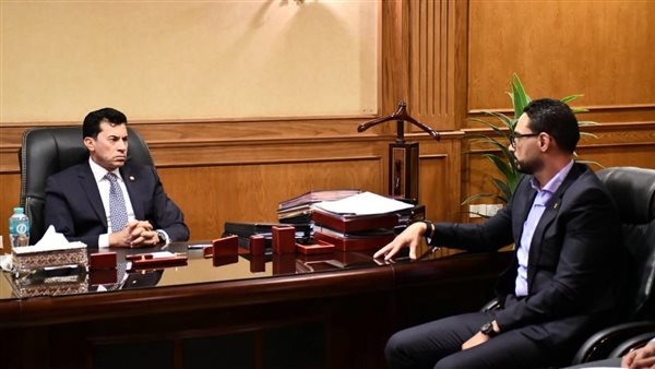 وزير الشباب والرياضة