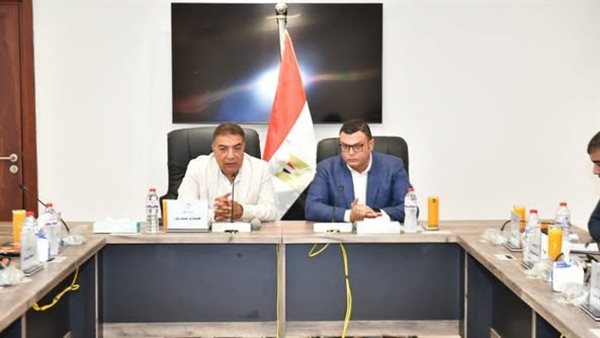 وزير الإسكان و محافظ